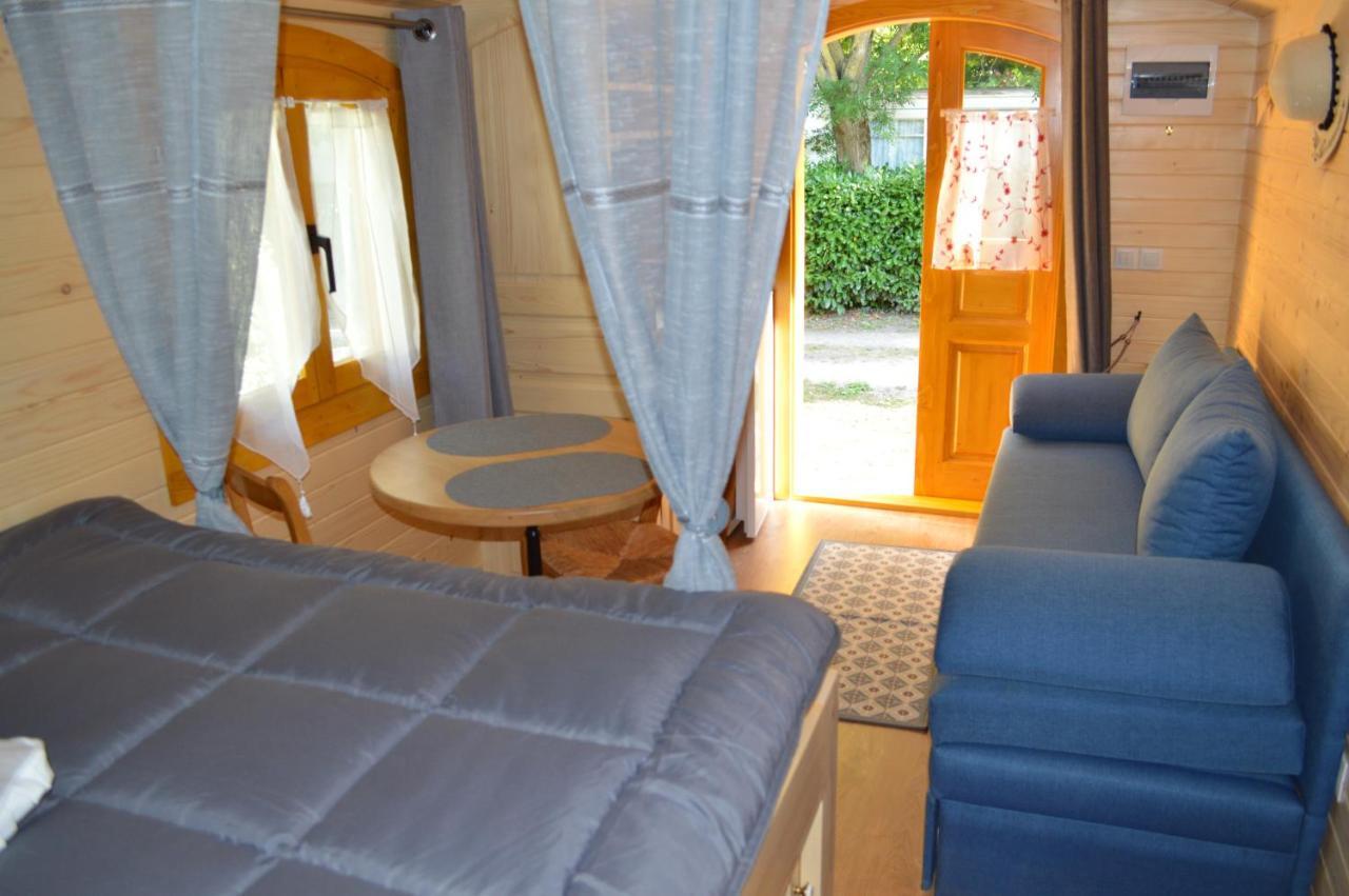 Le Clocher De Neyran Hotel Saint-Gervais-sur-Mare Eksteriør billede