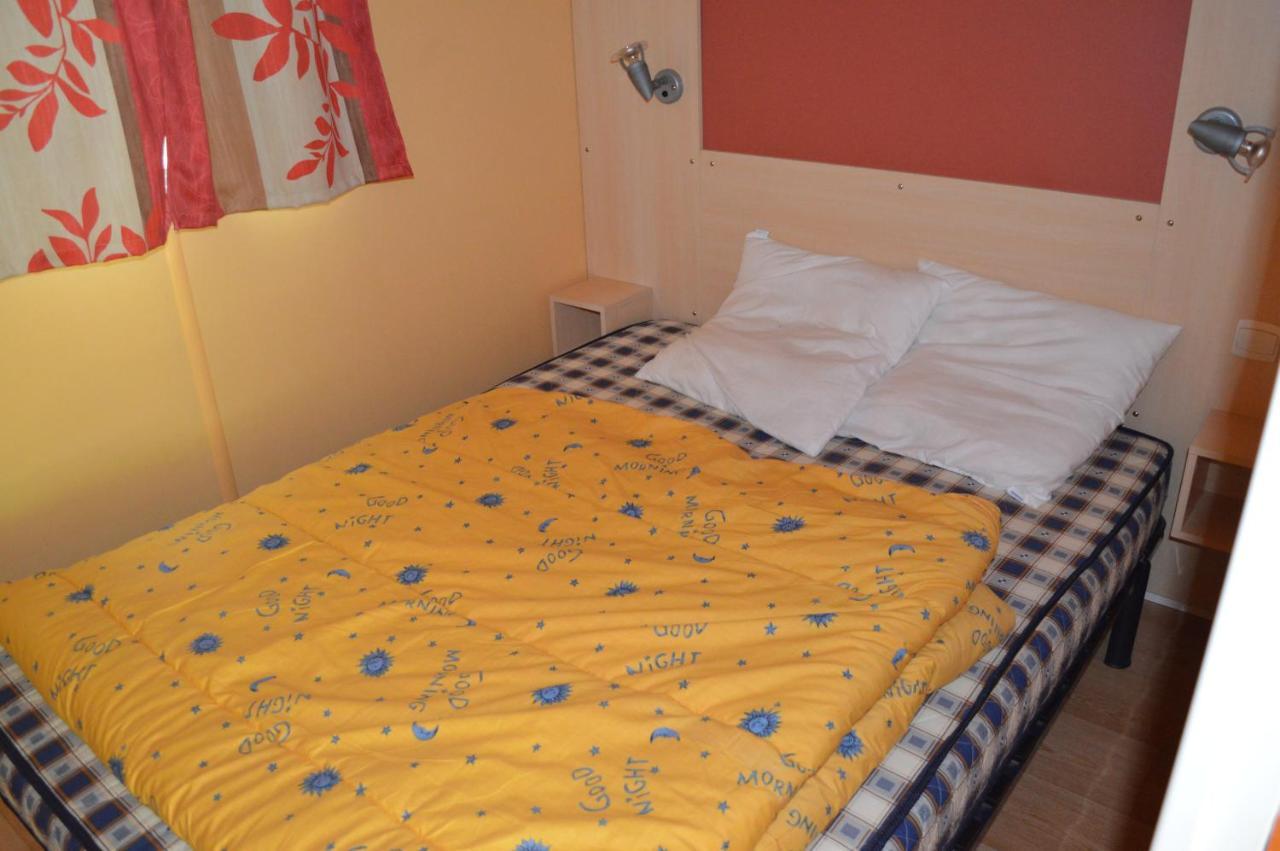 Le Clocher De Neyran Hotel Saint-Gervais-sur-Mare Eksteriør billede